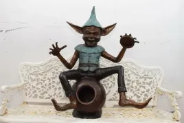skrzat-troll-gnom-z-garncem-figura-rzezba-z-brazu-ogrod-dom-ozdoba
