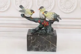 trzy-barwione-wroble-z-brazu-ptaki-na-galezi-figura-rzezba-braz-dom