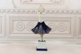 porcelanowa-mloda-tancerka-granatowa-suknia-figura-porcelana-prezent