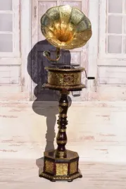gramofon-okragly-rzezbiony-patefon-stojak-tuba-sprawny