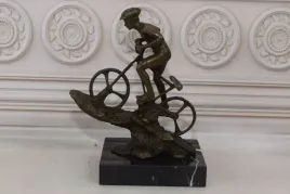 chlopiec-na-rowerze-kolarz-figura-z-brazu-prezent-dla-sportowca