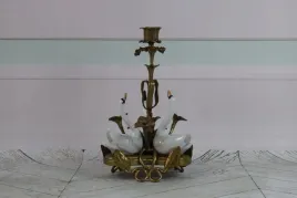 piekny-swiecznik-z-porcelany-trzy-labedzie-porcelana-braz-brazu