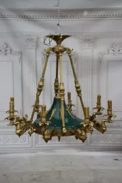 palacowy-zyrandol-z-brazu-krysztaly-8-zarowek-secesja-labedzie-lampa