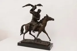 sokolnik-mysliwy-na-koniu-mysliwska-figura-z-brazu-dekoracja-prezent