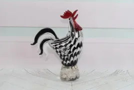 szklo-murano-style-kolorowy-kogut-kurczak-szachownica-figura-rzezba