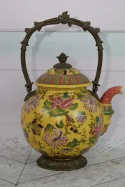 porcelanowa-szkatula-czajnik-z-przykrywka-porcelana-braz-kwiaty-ozdoba