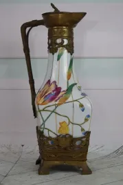 biala-porcelanowa-karafka-porcelana-braz-secesja-kwiaty-dekoracja