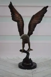 ogromny-atakujacy-orzel-myszolow-sokol-rzezba-figura-z-brazu-60cm