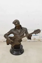elvis-presley-grajacy-na-gitarze-muzyk-popiersie-figura-z-brazu-ozdoba