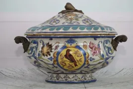 porcelanowa-misa-wazon-waza-porcelana-braz-sygn-kolorowe-zdobienia