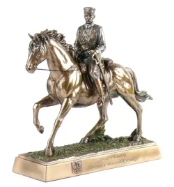 jozef-pilsudski-na-koniu-marszalek-figura-rzezba-historyczna-prezent