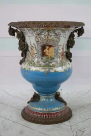 porcelanowa-waza-amfora-wazon-porcelana-braz-rysunki-zdobienia