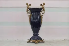 porcelanowy-wazon-amfora-waza-fiolet-porcelana-braz-anioly-ozdoba
