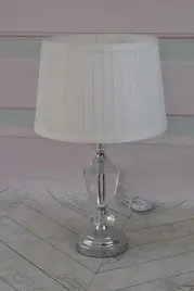 krysztalowa-biala-lampa-lampka-abazur-krysztal-glamour-ozdoba-gabinet