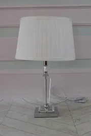 krysztalowa-biala-lampa-lampka-abazur-krysztal-glamour-ozdoba-biuro