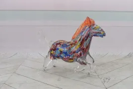 szklo-murano-style-kolorowy-kon-konik-figura-rzezba-ze-szkla-ozdoba