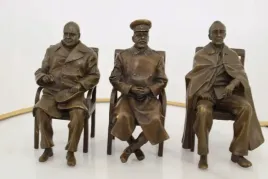 konferencja-jaltanska-stalin-roosvelt-churchill-trzy-figury-z-brazu
