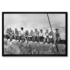 plakat-w-czarnej-ramie-60x40-robotnicy-na-belce-lunch