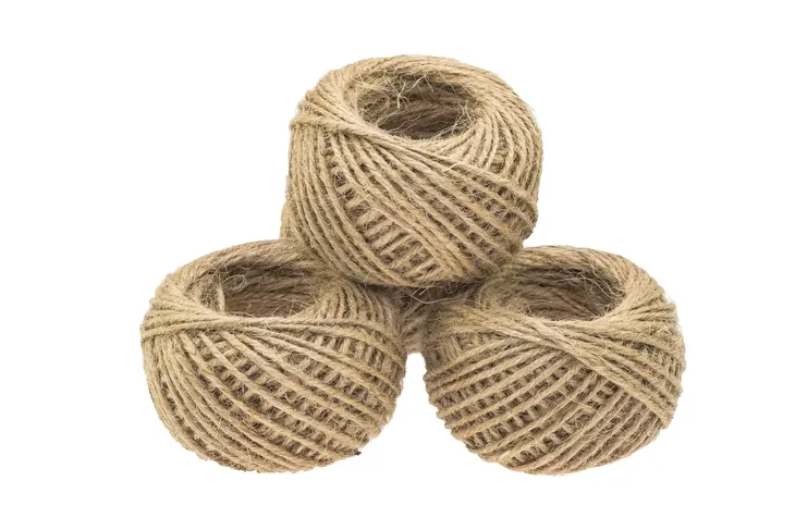 sznurek-konopny-25m-waga-z-opakowaniem-0-5-kg
