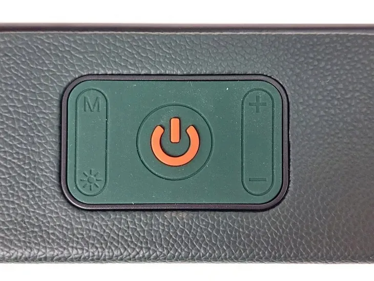 glosnik-z-mikrofonem-bluetooth-kabel-usb-mix-zasilanie-akumulatorowe