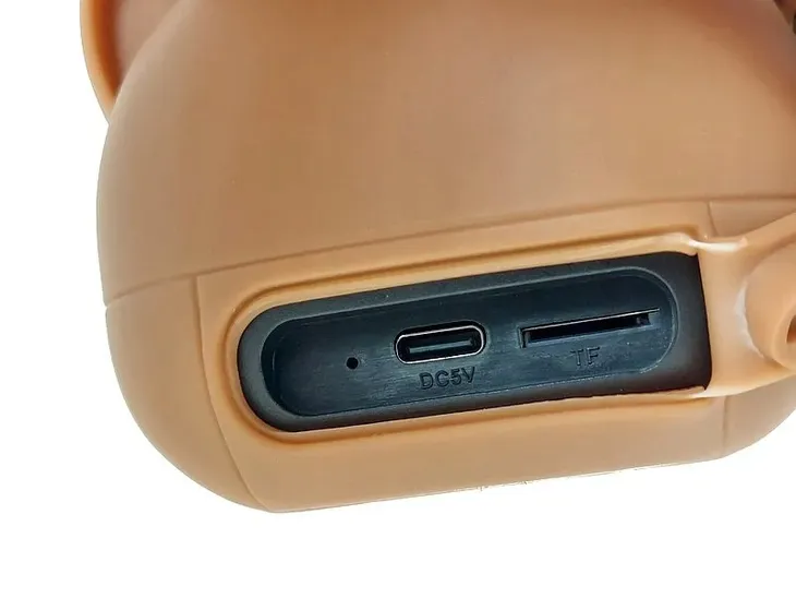 glosnik-bluetooth-kabel-usb-komunikacja-bluetooth