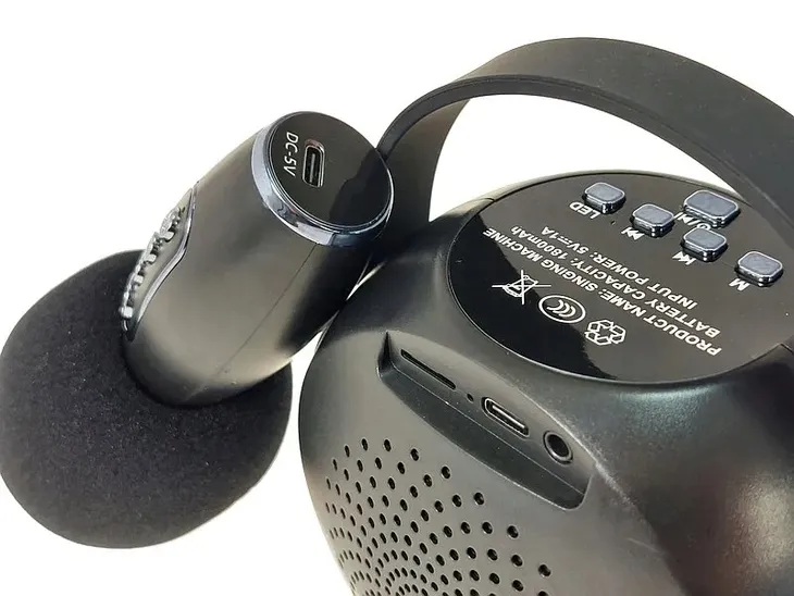 glosnik-z-mikrofonem-bluetooth-kabel-usb-mix-zasilanie-akumulatorowe