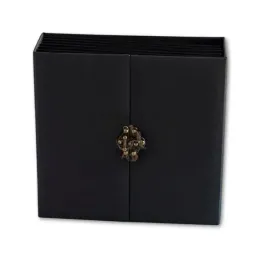 album-bazyl-czarny-z-zapieciem-20x20cm