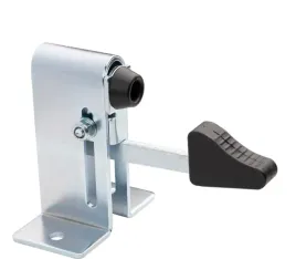 stoper-do-bram-skrzydlowych-lapacz-z-blokada-profil-70-mm