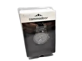 zegarek-commodoor-na-czarnej-bransolecie