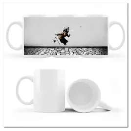 kubek-z-nadrukiem-330ml-banksy-kichajaca-babcia