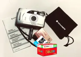 kamera-analogowa-agfaphoto-35-mm-z-lampa-blyskowa-film-kolor-z-bateria