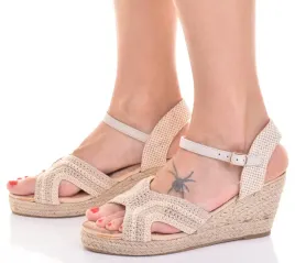 modne-sandaly-damskie-espadryle-na-koturnie-platformie-eleganckie-bezowe