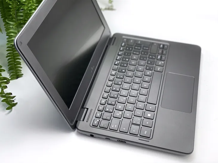 dell-latitude-3120-pentium-silver-4gb-128gb-laptop-typ-dysku-twardego-ssd
