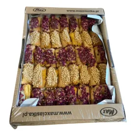 max-rozany-ogrod-ciastka-francuskie-z-nadzieniem-rozanym-i-masa-twarogowa