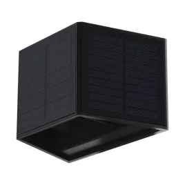lampa-solarna-50lm-3000k-na-fasade-budynku-ip54-zewnetrzna-energooszczedna
