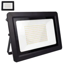 naswietlacz-led-150w-4500k-przed-dom-12000lm-ip65-na-podworko-plac-parking