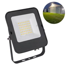 naswietlacz-led-30w-6500k-2400lm-odswietlenie-domu