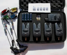 zestaw-sygnalizator-wodoodporny-linia-8led-swingery-centralka-etui-4-4-1