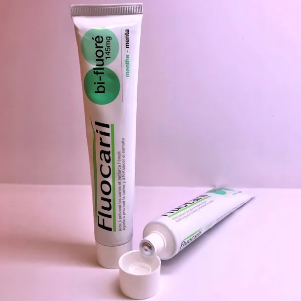 pasta-do-zebow-fluocaril-2-x-75-ml-pojemnosc-75-ml