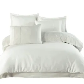 posciel-satynowa-220x200-z-gipiura-biala-jednobarwna-w-pudelku-guipure