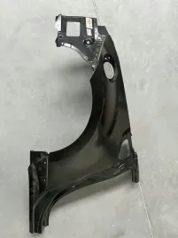 nissan-370z-14-tyl-strona-prawa-panel-wykonczeniowy-blotnika-nowy-oryginal