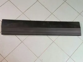 vw-touareg-iii-listwa-drzwi-lewa-przod-760854939