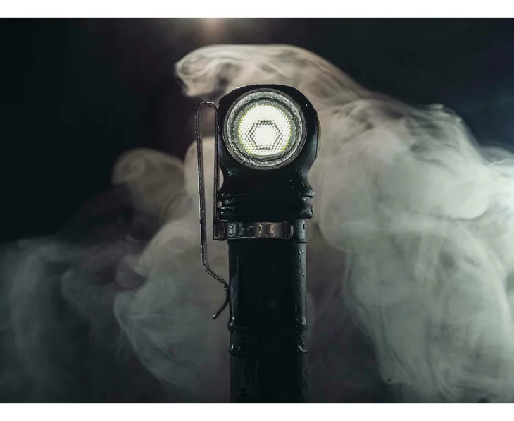 latarka-armytek-wizard-c2-pro-max-3720lm-warm-usb-klasa-wodoszczelnosci-ipx-8