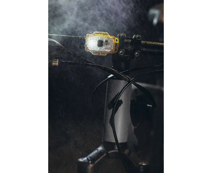latarka-czolowa-armytek-crystal-grey-marka-armytek