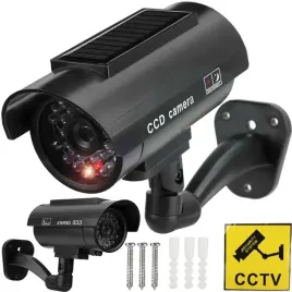 atrapa-kamery-cctv-solarna-monitoring-kamera-migajaca-dioda-led-na-sciane