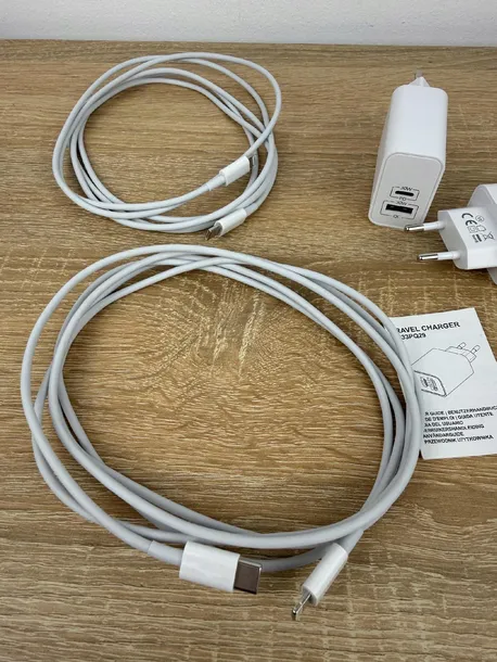 2x-ladowarka-arccra-30w-usb-c-pd-usb-a-qc-2-kable-zlacza-usb-typ-c-apple-lightning