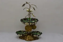 porcelanowa-patera-okuta-brazem-motyw-zab-zabki