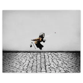 plakaty-50x40-banksy-kichajaca-babcia