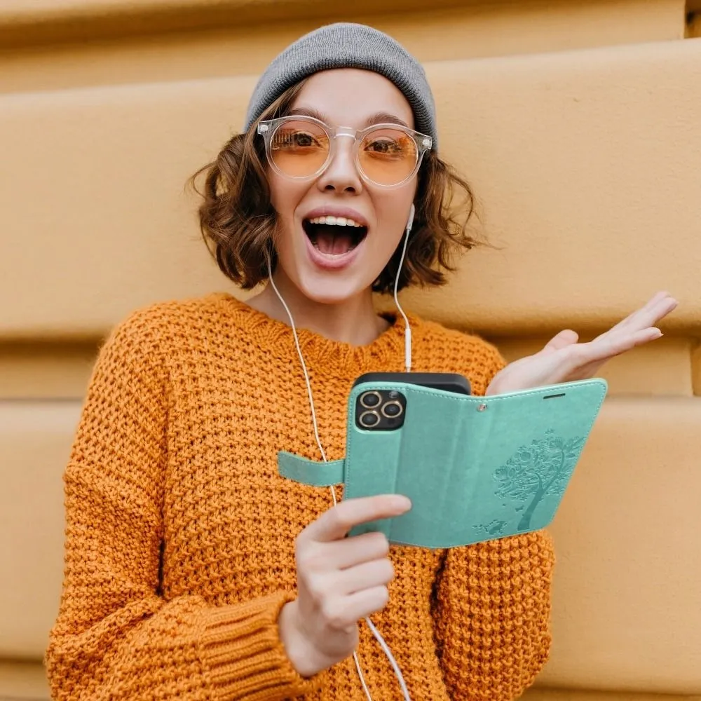 kabura-mezzo-book-do-iphone-13-drzewo-zielony-stan-nowy