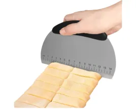 noz-do-ciasta-lopatka-szpatulka-cukiernicza-skrobak-z-miarka-16x12-cm